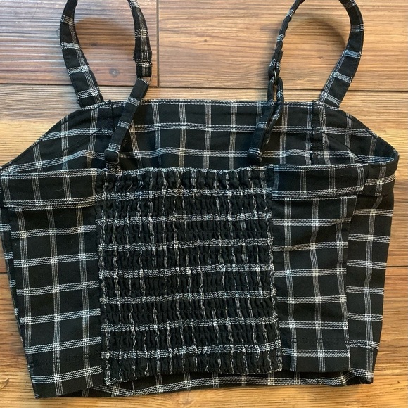 Hollister Black/White Plaid Checked Cropped Tank Adj Straps Smocked Back Size XS - Picture 8 of 9